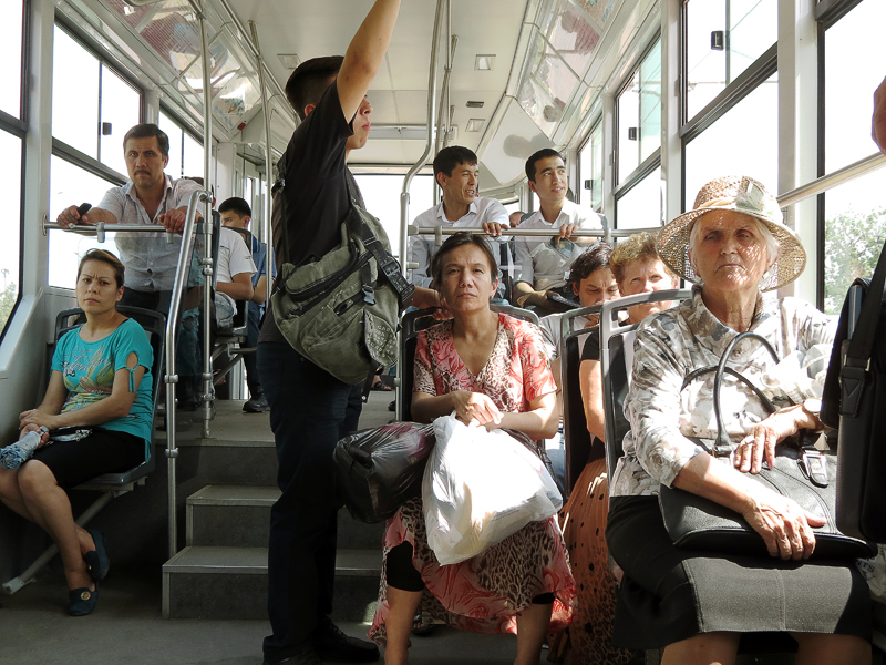 Конец эпохи: в Узбекистане отменен институт ташкентской прописки