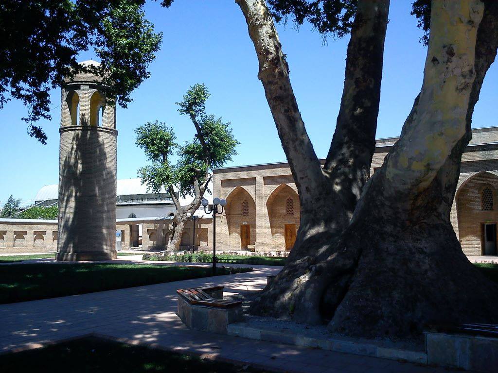 Мемориальный комплекс Махдуми Азам