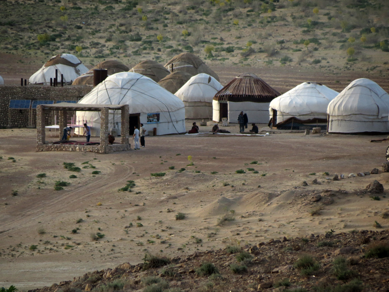Каракалпакстан. Юртовый лагерь “Аяз-кала”