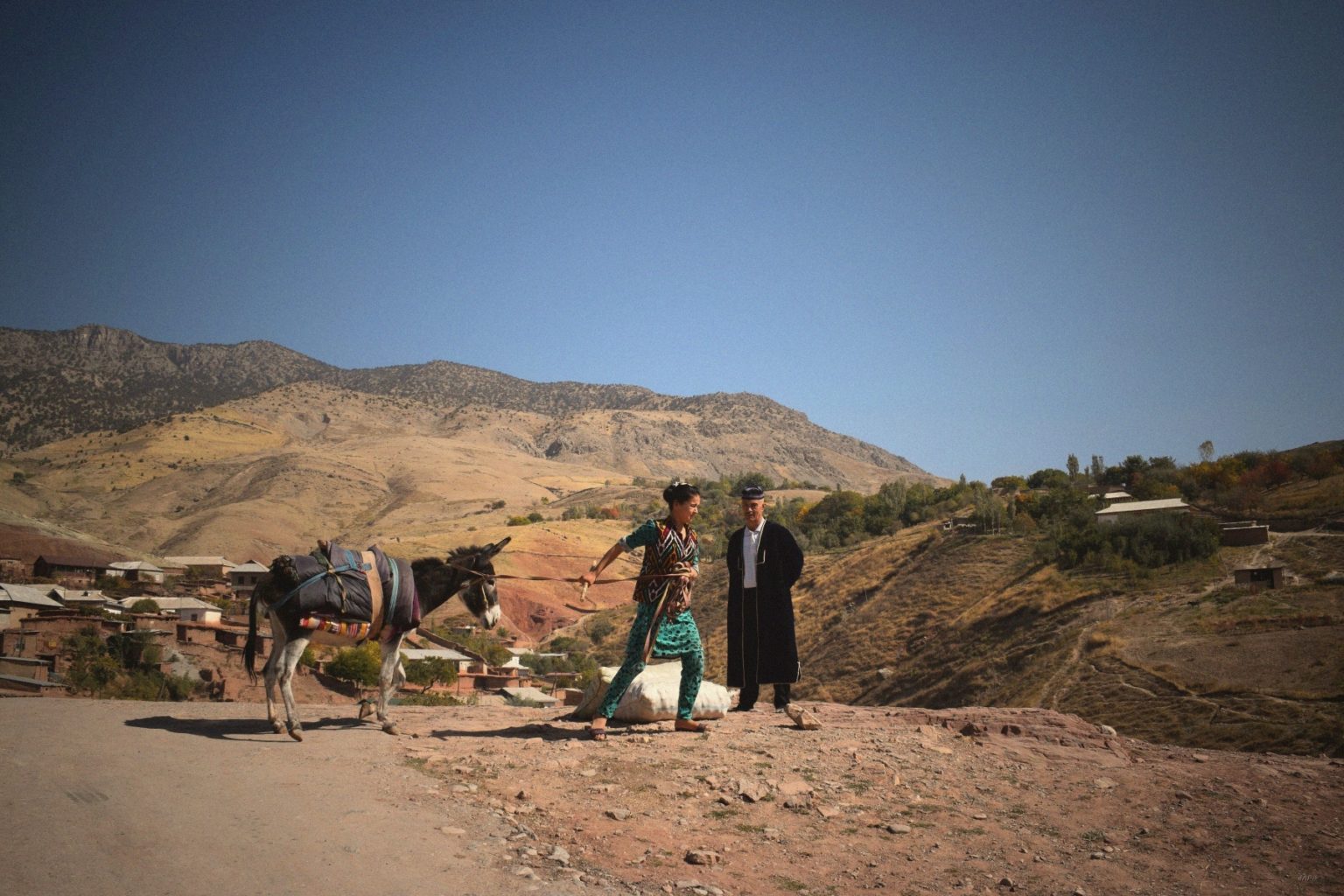 Поселок Катта Лангар, древняя обитель суфиев и место паломничества