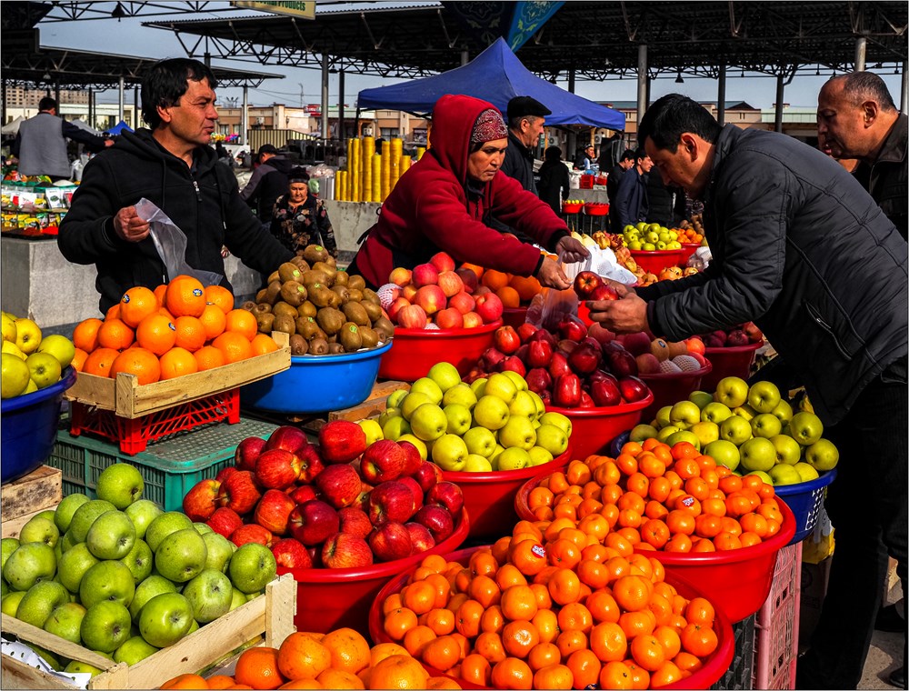 Макроэкономический обзор: долговая нагрузка растет, инфляция замедляется, но цены на бензин и плов вызывают вопросы