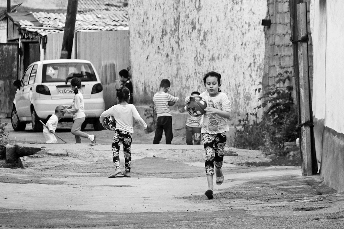 «Маҳаллада дув-дув гап» – «Об этом говорит вся махалля»