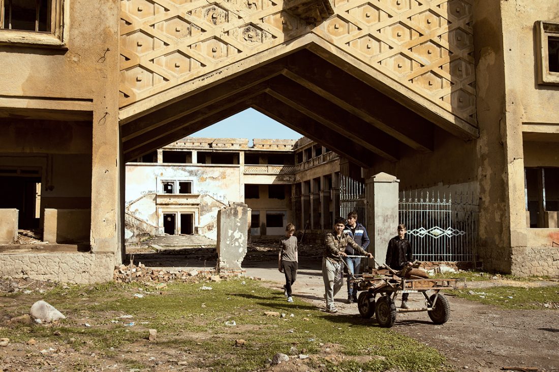 Анатомия «кривой экономики»: почему гибнут отрасли, а выживает тот, у кого есть «доступ»