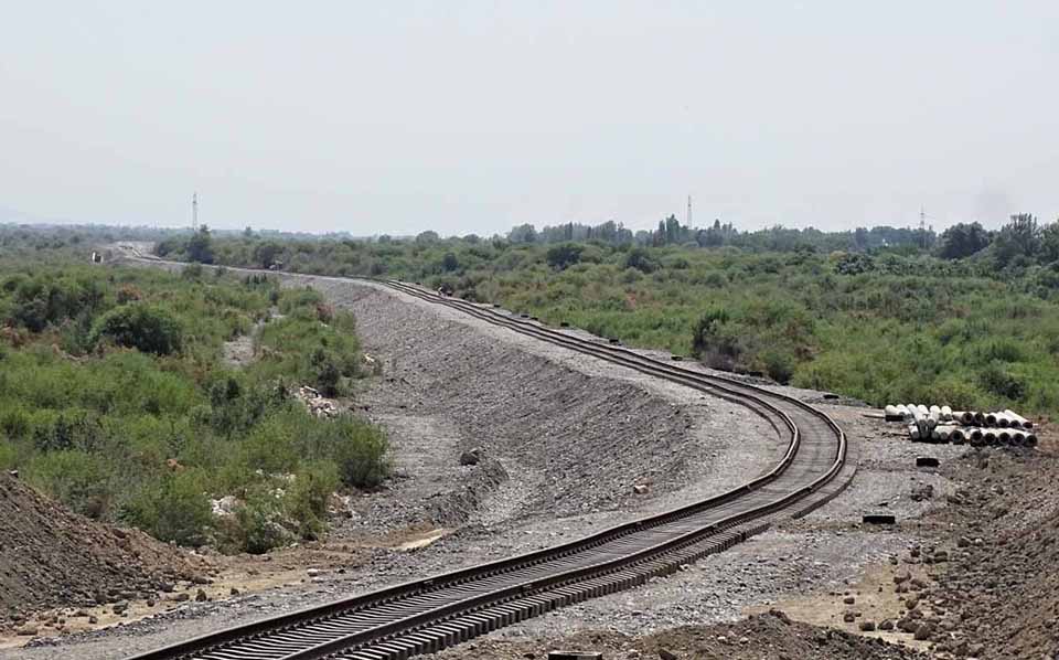 Зарафшанский капкан: Как конфликт нацпарка и железной дороги вскрыл системные сбои в госуправлении